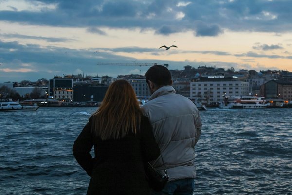 What are the best times of year to visit the Cotswolds for picturesque views and fewer crowds?